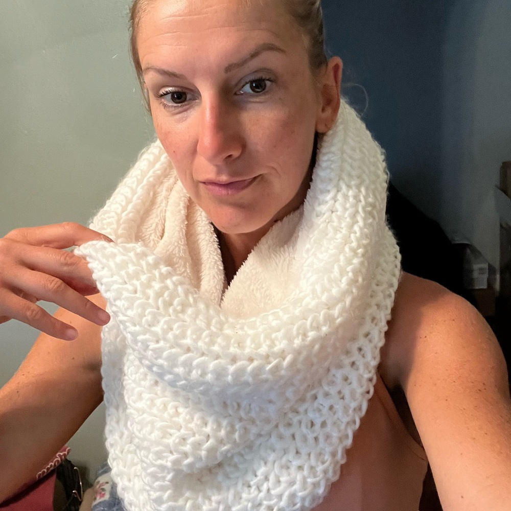 Faux fur lined neck scarf!